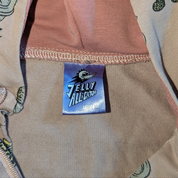 Jelly Alligator Onesie  - Size 18 to 24 months - Picture 2 of 2